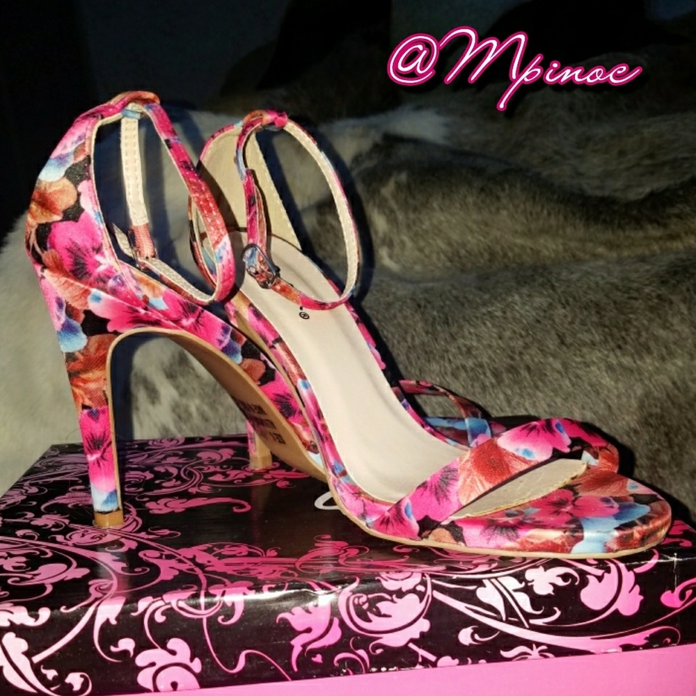 Fuchsia Muilti-Flower Heels